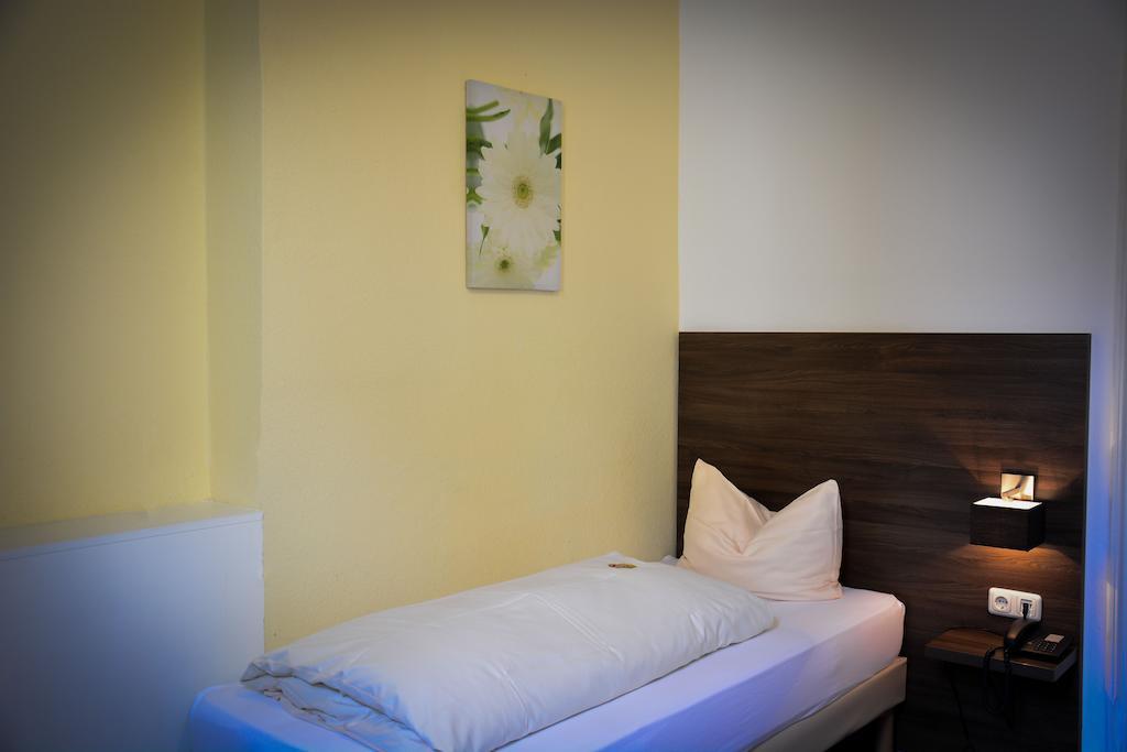 Hotel Am Landeshaus Wiesbaden Szoba fotó