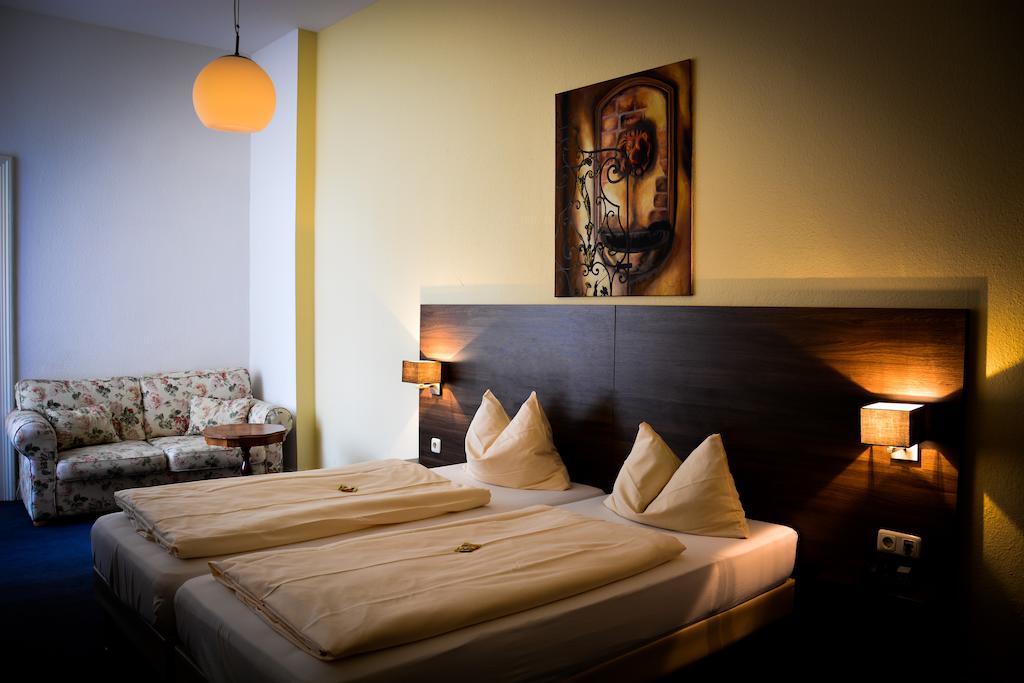Hotel Am Landeshaus Wiesbaden Szoba fotó